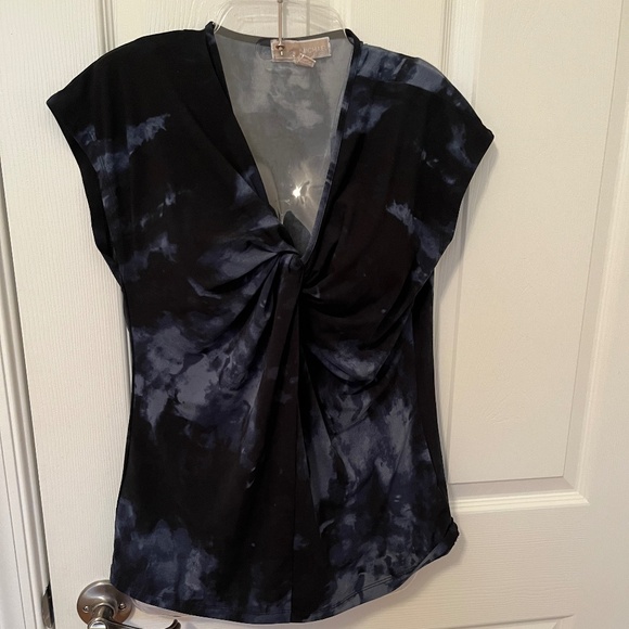 Michael Kors Medium Black and Blue V neck knotted tie dye top - Picture 1 of 5